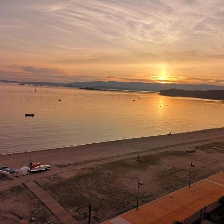 Precioso Apartamento En Primera Linea De Playa Vilagarcia de Arousa Eksteriør billede