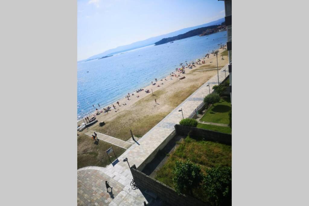 Precioso Apartamento En Primera Linea De Playa Vilagarcia de Arousa Eksteriør billede