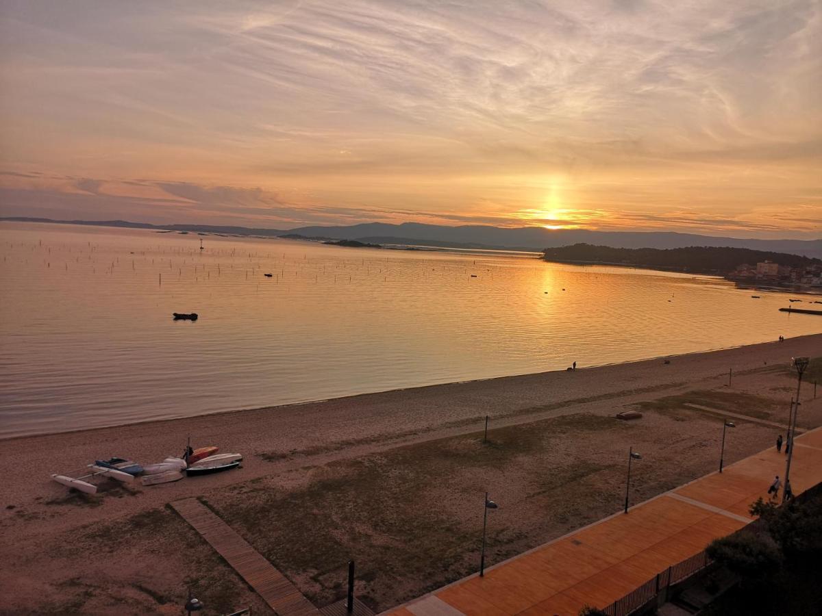 Precioso Apartamento En Primera Linea De Playa Vilagarcia de Arousa Eksteriør billede